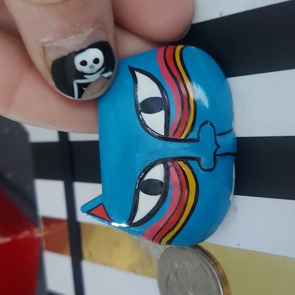 70s ? 80s? 90s? Hand painted blue kitty brooch